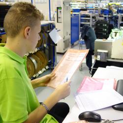 Žáci Střední školy a Základní školy Vimperk, obor Elektromechanik, provádí praxi ve společnosti Rohde & Schwarz.