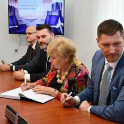 České dráhy uzavřely tři desetileté smlouvy s Jihočeským krajem, do nových vozidel investují přes 1,8 mld. korun 