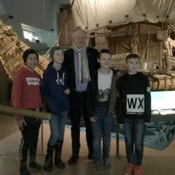 Pracovníci Muzea Kon-Tiki představili Pavla Pavla třídě dětí, které zde byly na exkurzi – jejich reakce byla až dojemně spontánní. Zdroj: Studio Kubinsky
