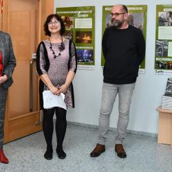 Hejtmanka Ivana Stráská, garantka výstavy Jitka Šálená z odboru evropských záležitostí a ředitel CPDM Vlastimil Kopeček při slavnostní vernisáži výstavy.
