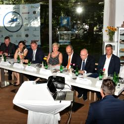 Hejtmanka na konferenci