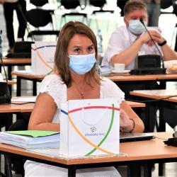 Poslední zasedání Zastupitelstva Jihočeského kraje za uplynulé volební období 2016 až 2020 se konalo ve čtvrtek 24. září z bezpečnostních důvodu kvůli koronavirové pandemii v Pavilonu T1 na českobudějovickém výstavišti. 