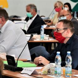 Poslední zasedání Zastupitelstva Jihočeského kraje za uplynulé volební období 2016 až 2020 se konalo ve čtvrtek 24. září z bezpečnostních důvodu kvůli koronavirové pandemii v Pavilonu T1 na českobudějovickém výstavišti. 