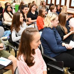 Hejtmanka Stráská zahájila školní rok na budějovické zdravotnické škole. Poděkovala zdravotníkům i studentům za nasazení při pandemii koronaviru.