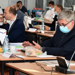 Poslední zasedání Zastupitelstva Jihočeského kraje za uplynulé volební období 2016 až 2020 se konalo ve čtvrtek 24. září z bezpečnostních důvodu kvůli koronavirové pandemii v Pavilonu T1 na českobudějovickém výstavišti. 