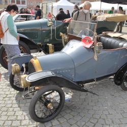 Hejtmanka Ivana Stráská odstartovala 50. ročník Veteran Rallye Křivonoska.