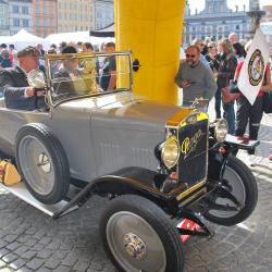 Hejtmanka Ivana Stráská odstartovala 50. ročník Veteran Rallye Křivonoska.