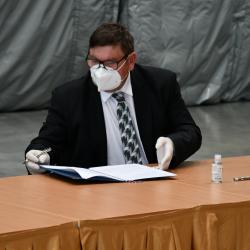 Podpis koaliční smlouvy: Pavel Hroch.