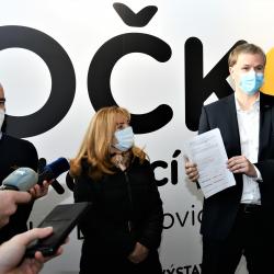 Hejtman Jihočeského kraje Martin Kuba, ředitelka KHS Jihočeského kraje Kvetoslava Kotrbová a ředitel Nemocnice České Budějovice a.s. Michal Šnorek.