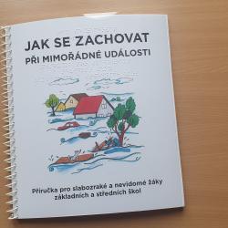 Jihočeský kraj a Hasičský záchranný sbor Jihočeského kraje uvedly v jižních Čechách v život unikátní projekt – příručku „Jak se zachovat při mimořádné události“ určenou pro slabozraké a nevidomé děti. 