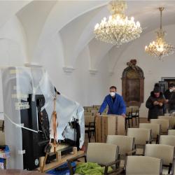 Nový klavír značky PETROF 210 PASAT získala Základní umělecké školy (ZUŠ) v Bechyni. Do prostor tamního kláštera, kde ZUŠ sídlí, jej nastěhovali ve středu 10. února. Potvrdil to náměstek hejtmana pro oblast školství Pavel Klíma.