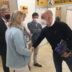 Hejtman Kuba a ředitel Fiala zároveň ocenili práci hlavní sestry Edity Klavíkové a náměstka pro kvalitu Michala Pelíška, kteří na vybudování OČKA a jeho plynulém chodu mají největší zásluhu.