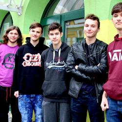 SOŠ ekologická a potravinářská se připojila k Movemberu. Kníry hrdě nosili učitelé i žáci.