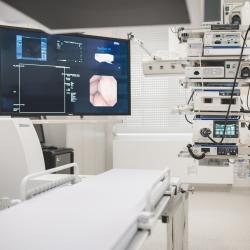 Nemocnice České Budějovice, a.s. v pátek 25. února slavnostně otevřela nové prostory endoskopického centra Gastroenterologického oddělení a hemodialyzačního střediska Interního oddělení .