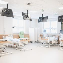 Nemocnice České Budějovice, a.s. v pátek 25. února slavnostně otevřela nové prostory endoskopického centra Gastroenterologického oddělení a hemodialyzačního střediska Interního oddělení .