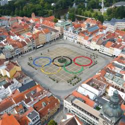 Náměstí Přemysla Otakara II. se proměnilo v obří olympijské kruhy (foto: Aleš Motejl / Art4Promotion)