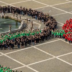 Náměstí Přemysla Otakara II. se proměnilo v obří olympijské kruhy (foto: Aleš Motejl / Art4Promotion)