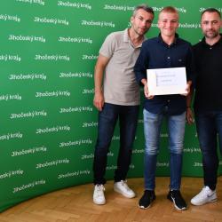 Náměstek Štojdl pogratuloval fotbalovým nadějím z Akademie Dynama, které zazářily doma i v zahraničí.