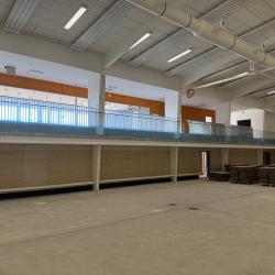 Dačice už brzy získají sportovní halu, která splňuje ty nejpřísnější standardy 21. století a výrazně zlepší podmínky pro pohyb dětí i obyvatel města. Nové zázemí vzniká u Střední školy technické a obchodní a navazuje na původní tělocvičnu, která už kapacitně ani rozměrově nevyhovovala. 