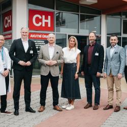 Nemocnici České Budějovice, a.s. navštívil ve středu britský velvyslanec Matt Field. Během návštěvy ho provázel generální ředitel Nemocnice České Budějovice, a.s. MUDr. Ing. Michal Šnorek, Ph.D.