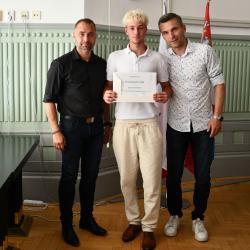 Náměstek hejtmana Jihočeského kraje pro oblast školství David Štojdl dnes přijal mladé fotbalisty kategorie U15 z Akademie SK Dynamo České Budějovice, kteří v uplynulé sezóně dosáhli mimořádného úspěchu.