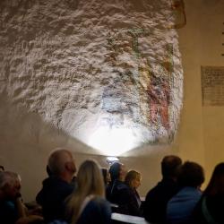 Muzeum Jindřichohradecka připravilo také na letošní prázdniny sérii nočních komentovaných prohlídek gotického kostela sv. Jana Křtitele ve Štítného ulici. Každý prázdninový pátek od 20.00 hodin se návštěvníci vydají do míst opředených pověstmi, tajemstvím i jedinečnou historií.