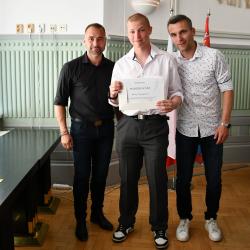 Náměstek hejtmana Jihočeského kraje pro oblast školství David Štojdl dnes přijal mladé fotbalisty kategorie U15 z Akademie SK Dynamo České Budějovice, kteří v uplynulé sezóně dosáhli mimořádného úspěchu.