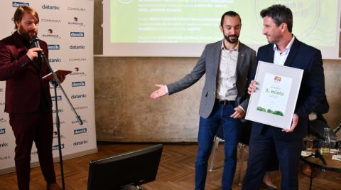„Tohoto ocenění si vážím hlavně proto, že ukazuje, jak moc máme my všichni rádi jižní Čechy a že je našim společným cílem, aby se nám tu dobře žilo. A za to všem děkuji,“ uvedl při převzetí Josef Knot.  