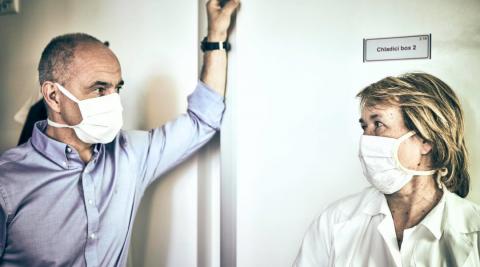 Hejtman Jihočeského kraje Martin Kuba vyzval ministra zdravotnictví Jana Blatného ke zrušení mimořádného opatření o zastavení plánované péče v nemocnicích.
