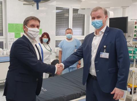 Nemocnice České Budějovice, a.s. byla nejlépe hodnocenou nemocnicí v rámci celé České republiky. Uspěla v hodnocení spokojenosti a bezpečnosti pacientů, zaměstnanců a také v kategorii finanční kondice a stala se tak absolutním vítězem pro rok 2020. 