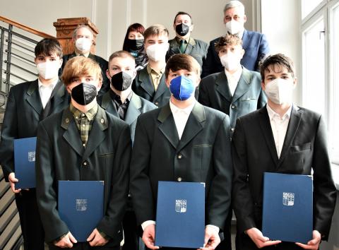Náměstek Klíma ocenil statečné studenty vodňanské rybářské školy.