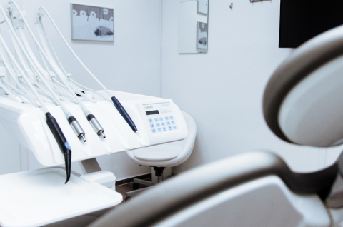 Zubní pohotovost se od 1. ledna 2024 stěhuje z prostor českobudějovické nemocnice (foto:pixabay).