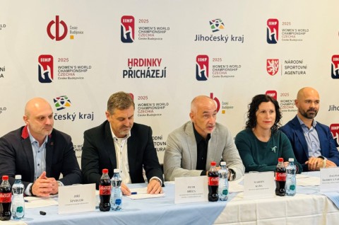 V úterý 22. října se v prostorách českobudějovické arény konala tisková konference k mistrovství světa žen, které se v jihočeské metropoli odehraje v dubnu příštího roku. 