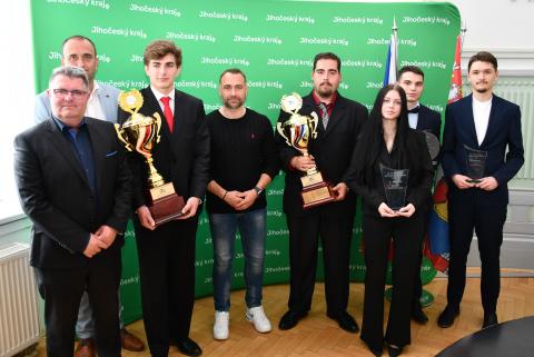Jihočeský kraj ocenil mimořádný úspěch českobudějovické automobilní školy.