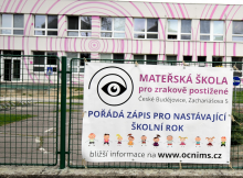 Komplexní rekonstrukci a modernizaci vnitřních prostor Mateřské školy pro zrakově postižené a speciálně pedagogického centra v Českých Budějovicích plánuje kraj. Vyhlášení veřejného výběrového řízení s předpokládanou investicí 26 milionů korun schválila Rada Jihočeského kraje ve čtvrtek 15. dubna. Potvrdil to náměstek hejtmana pro oblast školství Pavel Klíma.