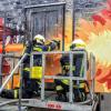 FIRE DRAGON - unikátní simulace požáru: 120 dobrovolných hasičů z jihu Čech získalo osvědčení za zvládnutí ohně ve sklepě, obýváku či na schodišti.