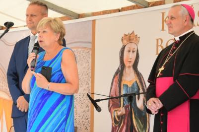 Hejtmanka Stráská zahájila v Borovanech výstavu Poklady z diecéze.