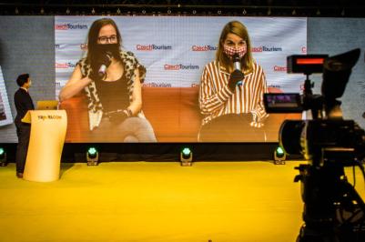 Jihočeši už naplno rozjeli přípravu letošního Travelconu. Bude znovu on-line a zaměří se na restart cestovního ruchu. Foto: právničky Andrea Pavelcová a Karolína Kropíková.