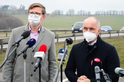 Jihočeský kraj si už konečně zaslouží dálniční propojení s Prahou. Na tomto společném stanovisku se shodli jihočeský hejtman Martin Kuba a náměstek středočeské hejtmanky pro dopravu Martin Kupka.