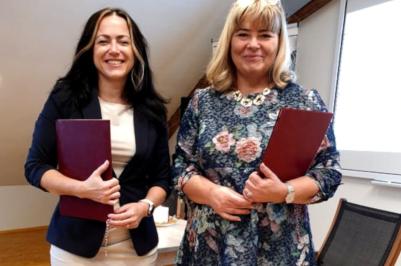 Ředitelky gymnázií v Prachaticích a v Prievidzi podepsaly memorandum o přátelství.