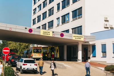Nemocnice České Budějovice přesouvá od 1. dubna akutní úrazové ambulance pro děti a dospělé do přízemí pavilonu C, do prostor Oddělení urgentního příjmu.