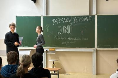 Jiní. Autorská hra žáků Gymnázia Jírovcova.